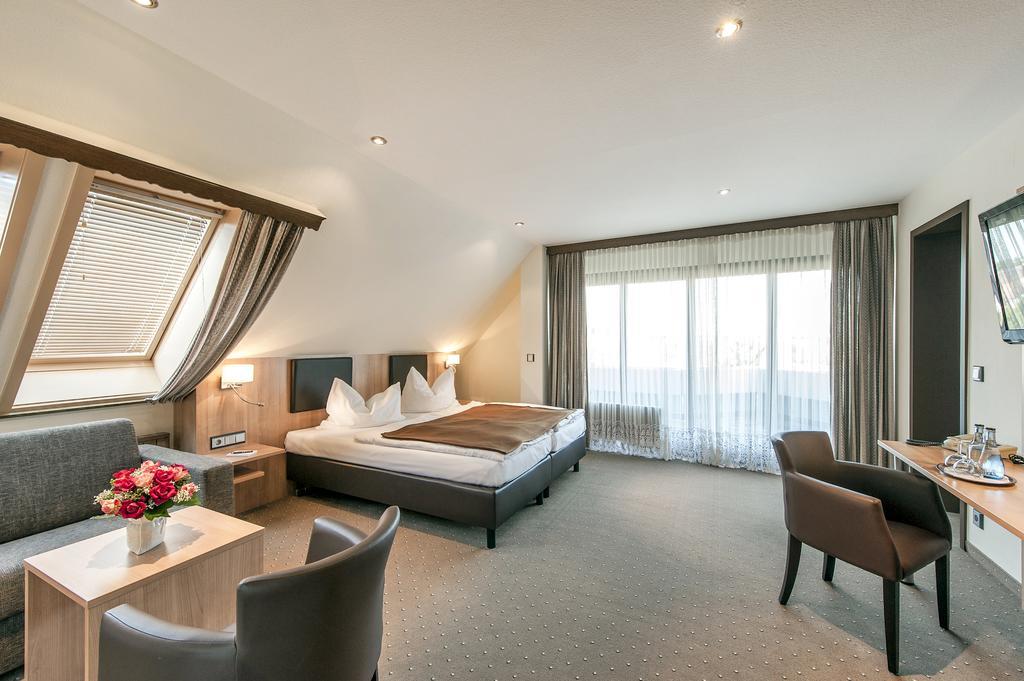 Garni Hotel Schumacher Filderstadt Esterno foto