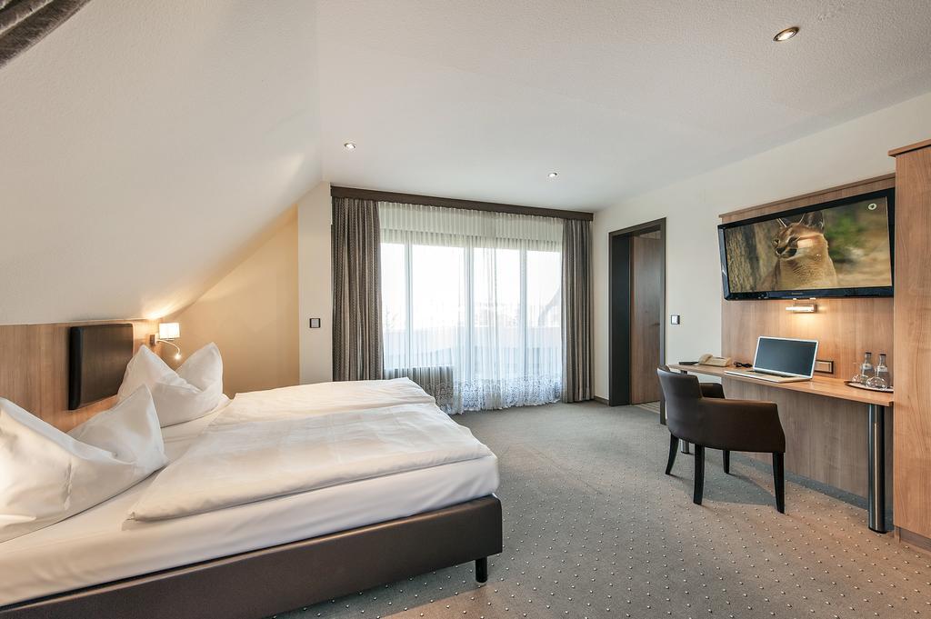 Garni Hotel Schumacher Filderstadt Esterno foto