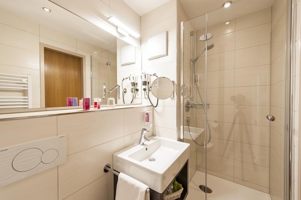Garni Hotel Schumacher Filderstadt Esterno foto