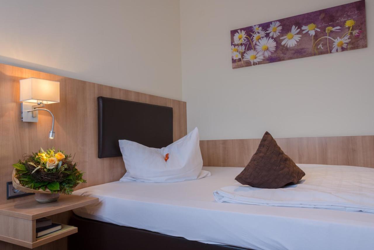 Garni Hotel Schumacher Filderstadt Esterno foto