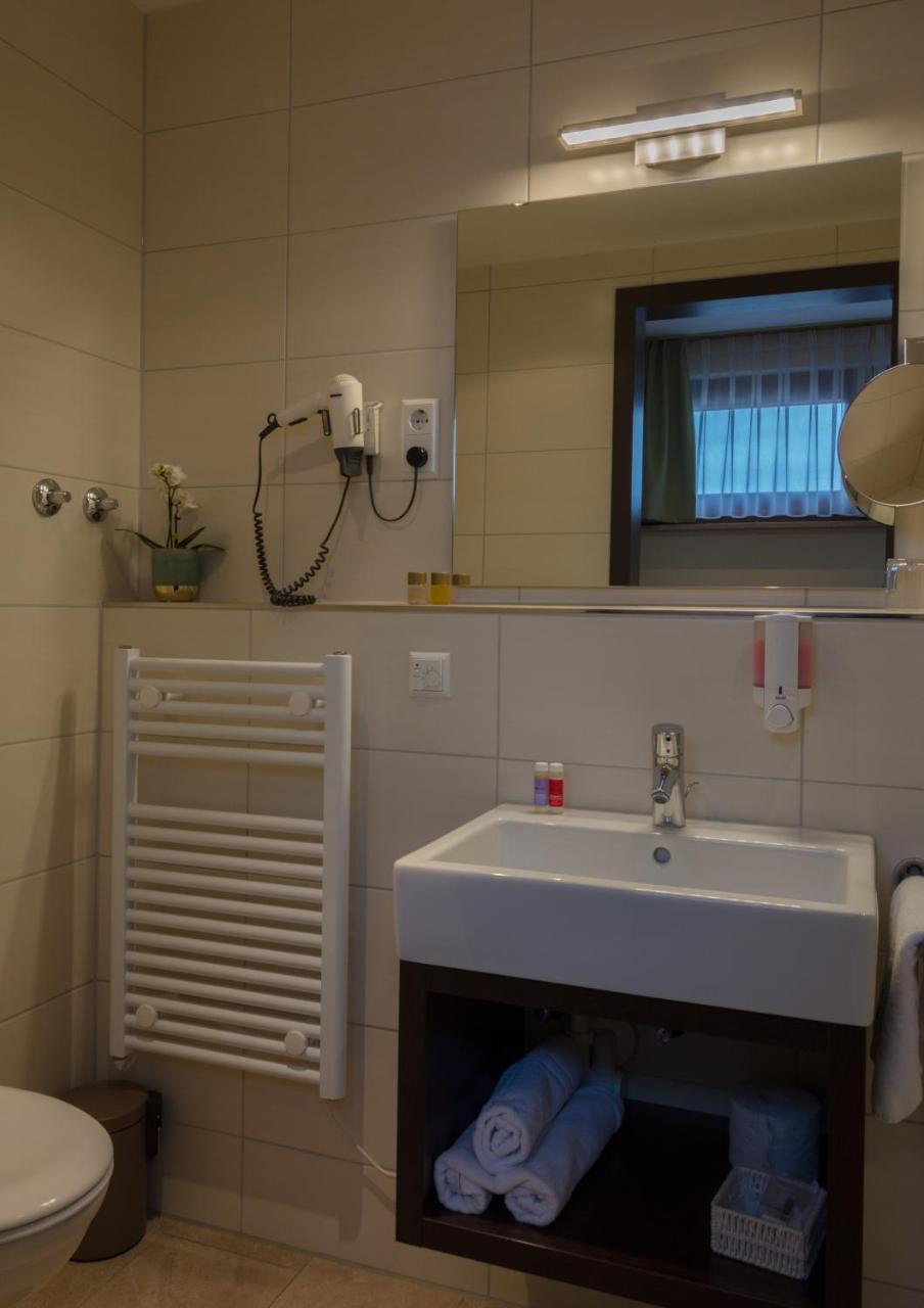 Garni Hotel Schumacher Filderstadt Esterno foto